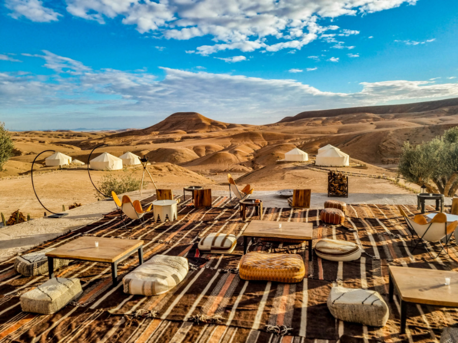 agafay-desert-camp-dinner.webp