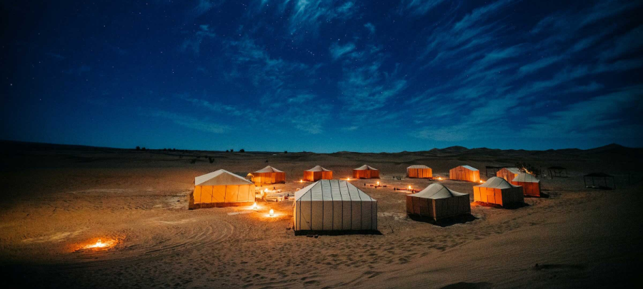 desert-camp-under-starry-night-sky-erg-chigaga.webp